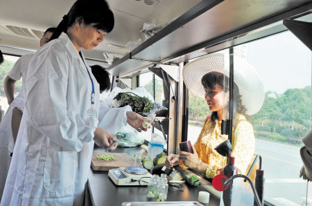 挑選食品安全檢測(cè)車廠家，需要注意這3點(diǎn)